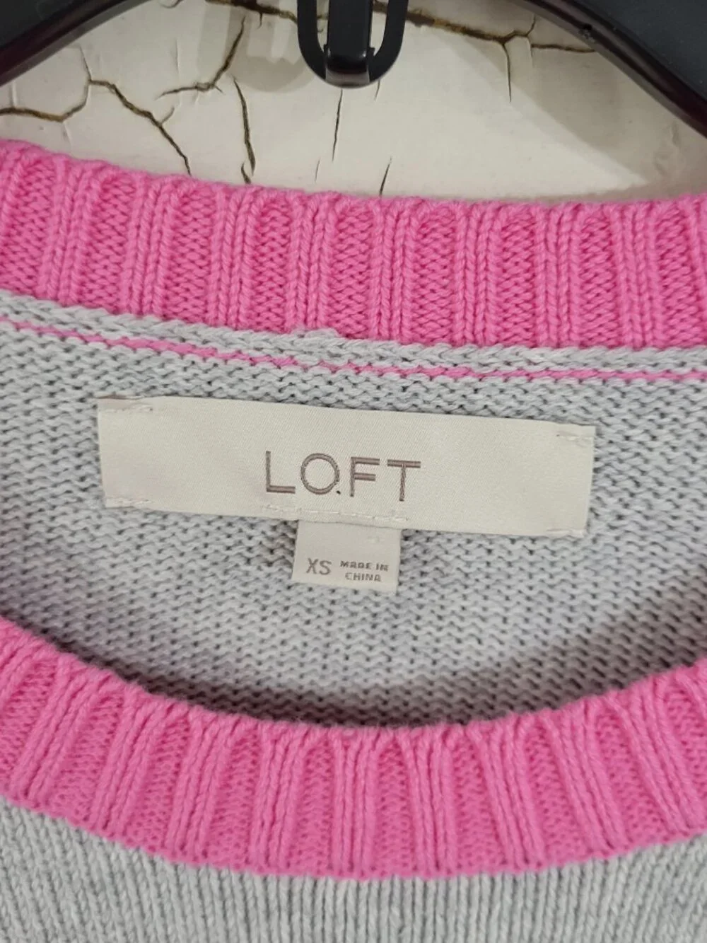 Ann Taylor LOFT Womens Gray Pink Striped Golf Birdie Preppy Crew Neck Sweater XS - Picture 2 of 6